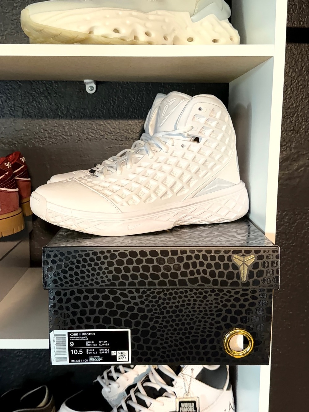Kobe 3 Protro “Halo” Men’s Basketball Shoes — White